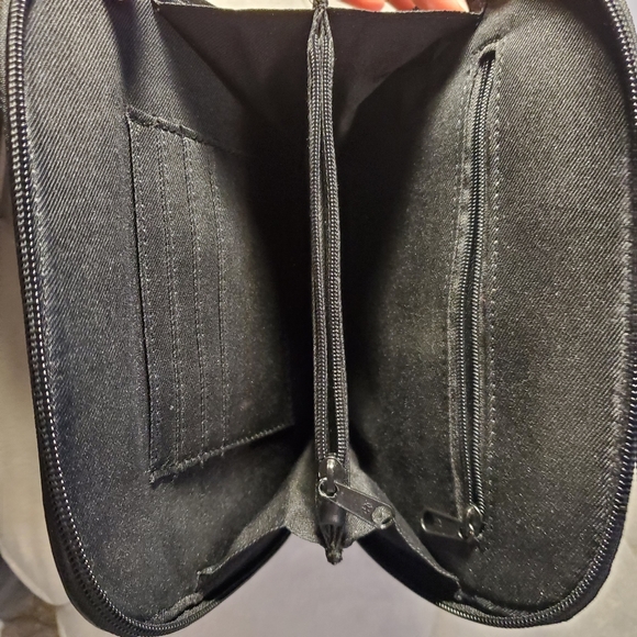 Classic Fossil Black Leather Crossbody Bag - Picture 4 of 6